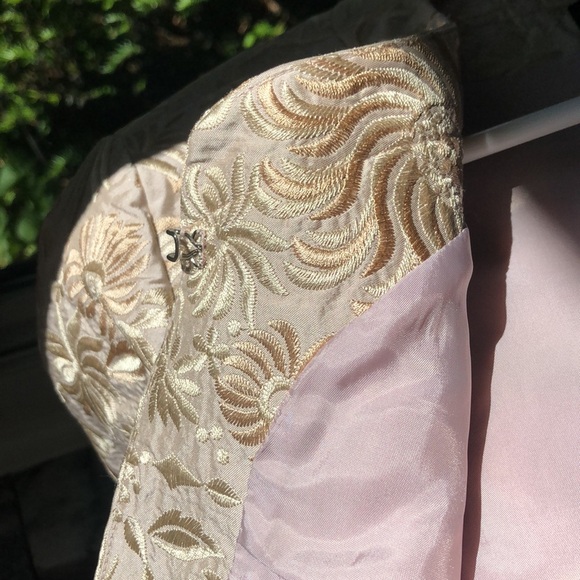 Brocade floral pattern jacket. - Picture 5 of 7